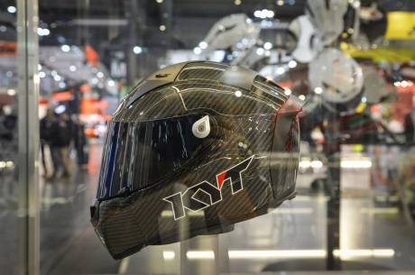 Intip Kerennya Helm KYT TURNDER FLASH Carbon Fiber dan Pakai Titanium, Buatan Italy Lho 05 Pertamax7.com