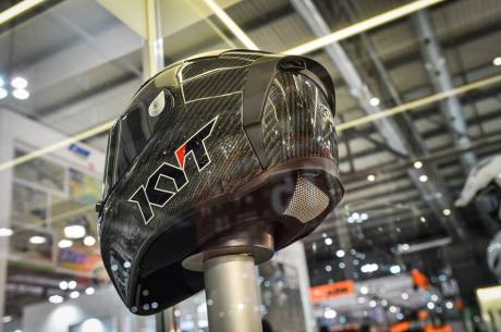 Intip Kerennya Helm KYT TURNDER FLASH Carbon Fiber dan Pakai Titanium, Buatan Italy Lho 06 Pertamax7.com