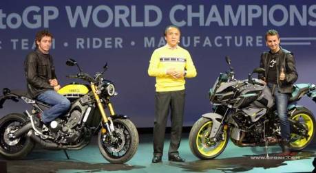 lorenzo dan rossi cuek bebek di ecima 2015 perang dingin pertamax7.com 2