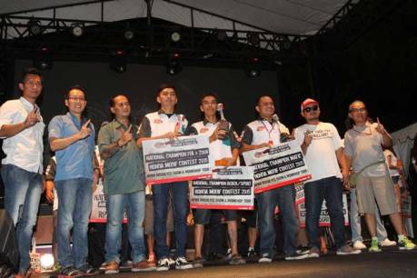 Nih 3 Modifikator yang di berangkatkan Honda Ke Annual Mooneyes Yokohama Hot Rod Custom Show 2015, Modifikasinya Sadesss pertamax7.com