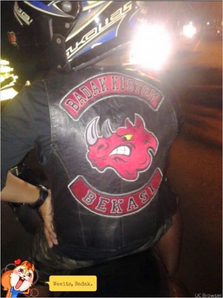 Tak Malu terobos Lampu Merah Karena Motor Custom