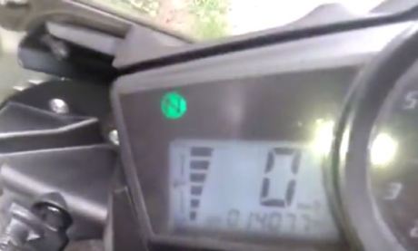 Yamaha R15 Ngebul Saat di Geber [ Video ] pertamax7.com