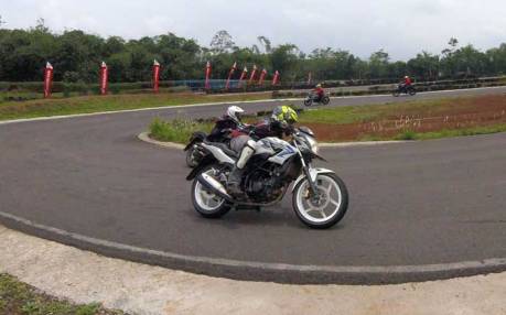 liputan Ajari Ilmu Balap ke Komunitas, AHM Gelar All New Honda CB150R Streetfire Track Day 02 Pertamax7.com