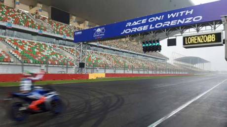 Lorenzo Kenalkan Yamaha R3 di India, Sirkuit Internasional Buddh Ramai 05 Pertamax7.com