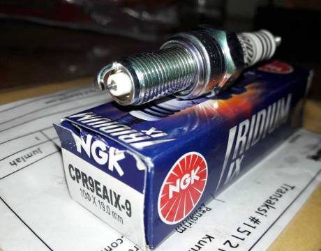 NGK-CPR9EAIX-9,-Busi-Iridium-Buat-Honda-CB150R,-CBR150R-dan-New-Sonic-150R-makin-Wuss-Wuss-cuma-Rp.100-rebu-pertamax7.com-