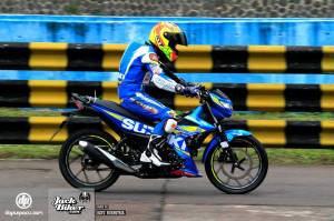 suzuki satria F injeksi syuting iklan di sentul&nbsp;pertamax7.com