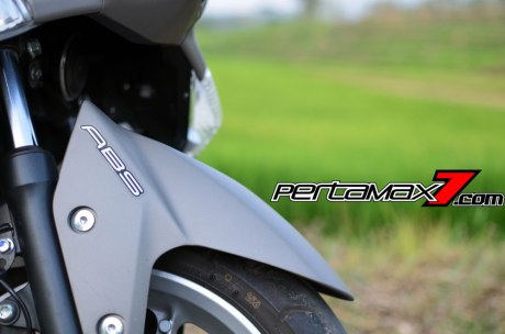 Testride Yamaha NMAX 155 ABS, Handling Mantabh Pengereman Akurat.. Tabungan Alamat 18 Pertamax7.com