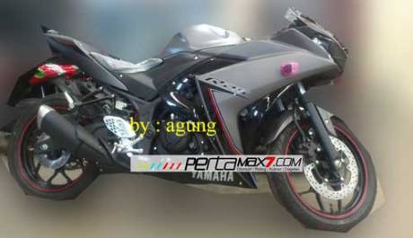 yamaha R25 abu abu 2016 dan striping baru pertamax7.com.jpg