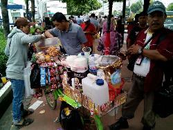 Bom Sarinah Tak Usik penjual Sate dan Kopi disekitar TKP, Laris Manis pertamax7.com