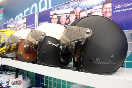 Classic Helmet  Aksesoris Yamaha Fino 125 Blue core 03 Pertamax7.com