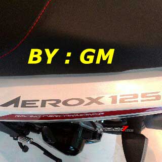 Foto Bening Yamaha Aerox 125, Pakai Sein New Vixion Advance depan belakang.. tagline Racing performance pertamax7.com 2