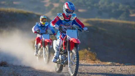 Kenalan Dengan Honda CRF150F, Motor Khusus Off-Road Bermesin Mirip New Megapro Musuhnya Kawasaki KLX 140 Nih 03 Pertamax7.com