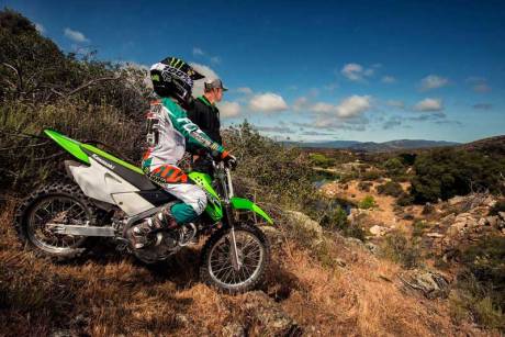 Kenalan Dengan Kawasaki KLX 140, Motor Khusus Offroad Seharga Rp.43 jutaan Mirip KLX 150 04 Pertamax7.com