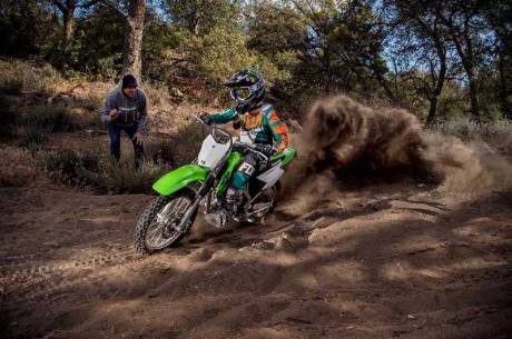 Kenalan Dengan Kawasaki KLX 140, Motor Khusus Offroad Seharga Rp.43 jutaan Mirip KLX 150 06 Pertamax7.com