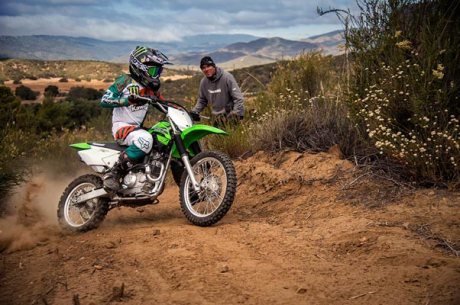 Kenalan Dengan Kawasaki KLX 140, Motor Khusus Offroad Seharga Rp.43 jutaan Mirip KLX 150 22 Pertamax7.com