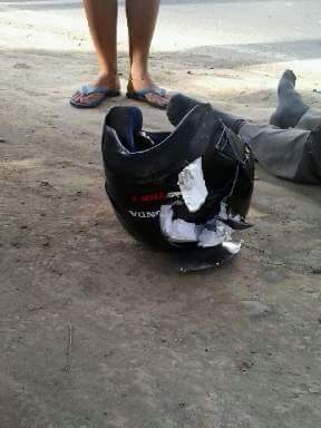 Ngeri Helm TRX Hancur Setelah Kecelakaan 3 Motor Di Blitar, Coba Kalau Tidak SNI Dan Nggak Pake Helm 01 Pertamax7.com