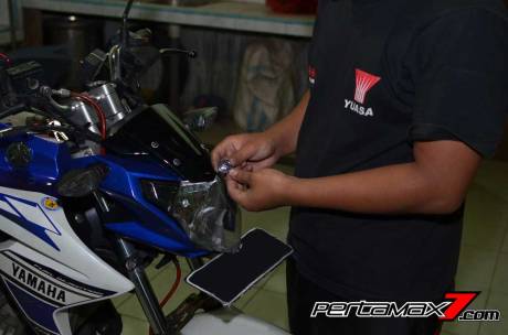 Pasang Headlamp Yamaha New Vixion Advance di Vixion lightning, Gampang bikin ganteng 06 Pertamax7.com