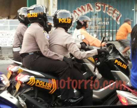 Polwan-Surabaya-Patroli-Pakai-Yamaha-NMax-Modifikasi-Khusus-Polisi,-Sedap-pertamax7.com