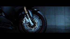 World Premiere All New Honda CBR250R Twin Cylinder Indonesia 2016.mp4_snapshot_00.33_[2016.07.25_19.11.35]